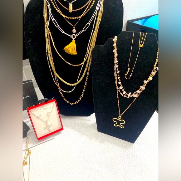 Tai,IGou Serafina,Beth W,Avondayle,Berry & more Lot#101 - Picture 7 of 8